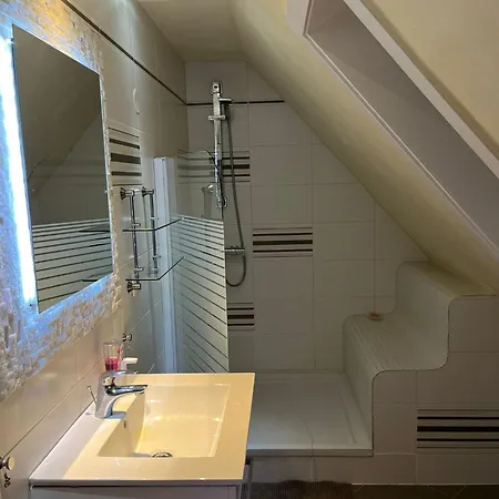 Fuer 5 Personen Mit Gartennutzung - Messezimmer Appartement *