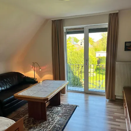 Fuer 5 Personen Mit Gartennutzung - Messezimmer